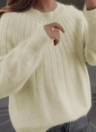 ALEXIA | ELEGANT RIBBED CREWNECK SWEATER WITH FLUFFY COLLAR